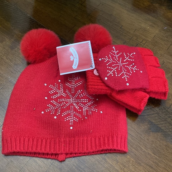 Snowflake Hat and Mittens Set for Kids - Picture 3 of 7